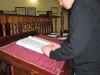 shlomo-leading-mincha-at-the-belmonte-shul