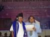 bmc-presenting-a-memento-for-israel-weiss-to-tzvi-khaute